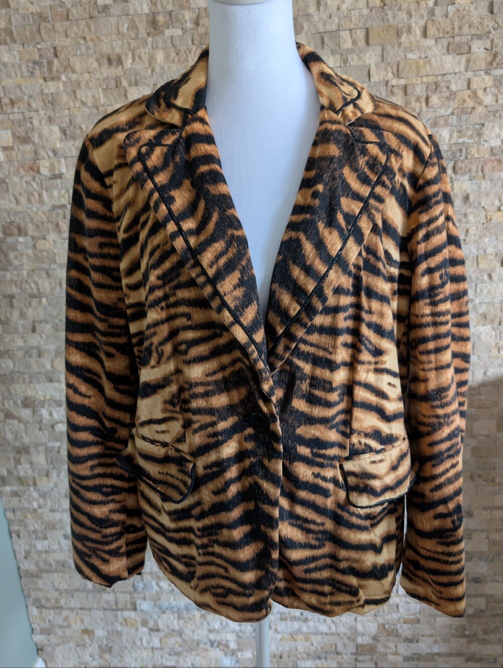 Chico's Maximalist Animal Print Tailored Blazer  Statement Tiger Stripe Sz Large